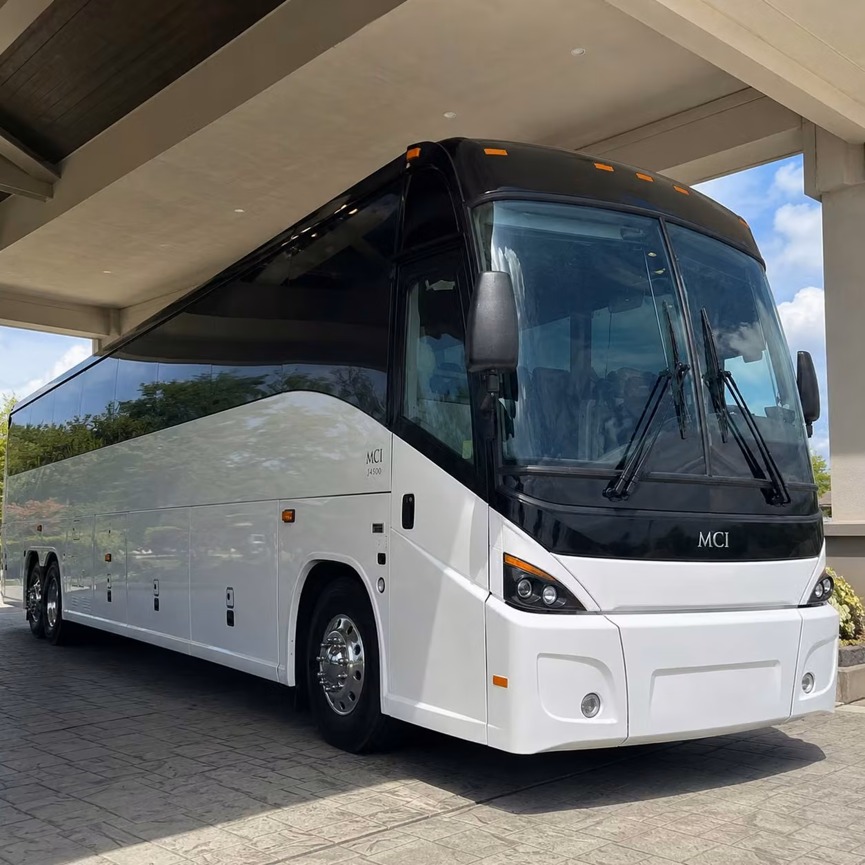 charter buses to broward county science and history destinations keep students engaged all day